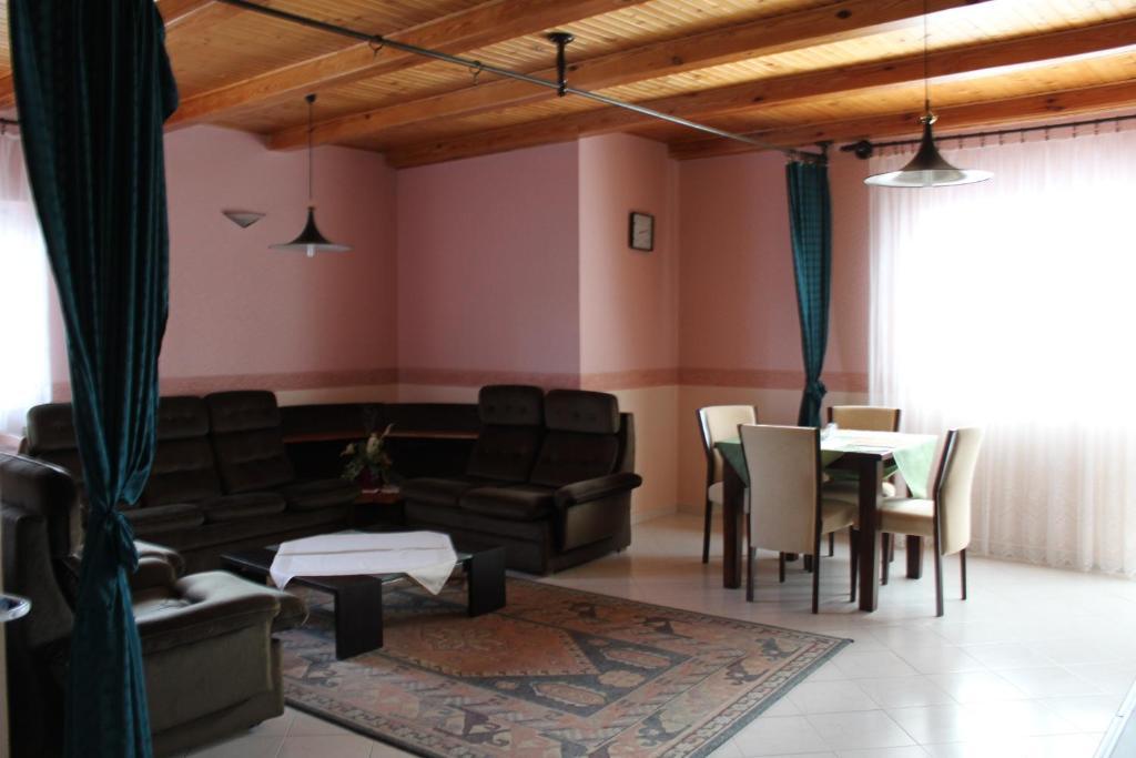 Orwa apartmanok - Cédrus köz Zalakaros Habitación foto